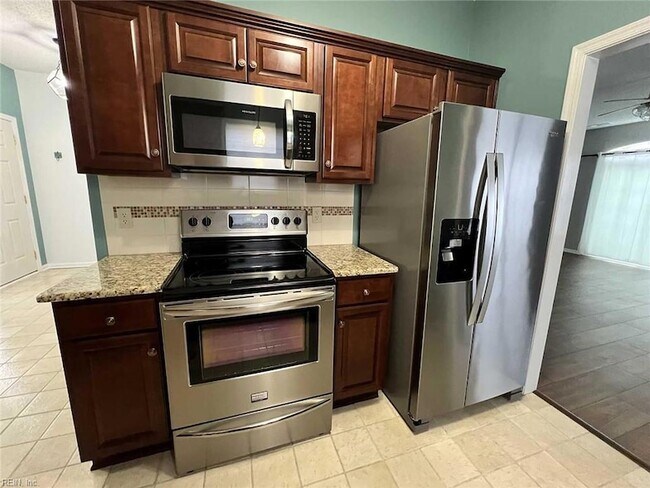 Building Photo - 4930 Cypress Point Cir