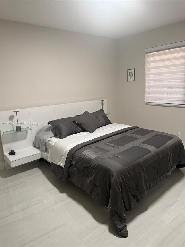 Building Photo - 436 Lakeview Dr