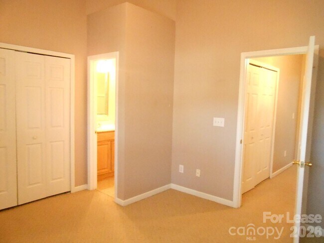 Building Photo - 10260 Reindeer Way Ln