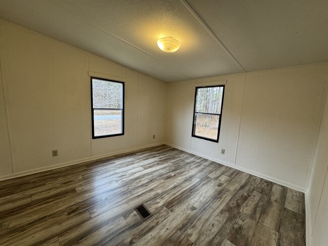 Building Photo - 157 Conover St