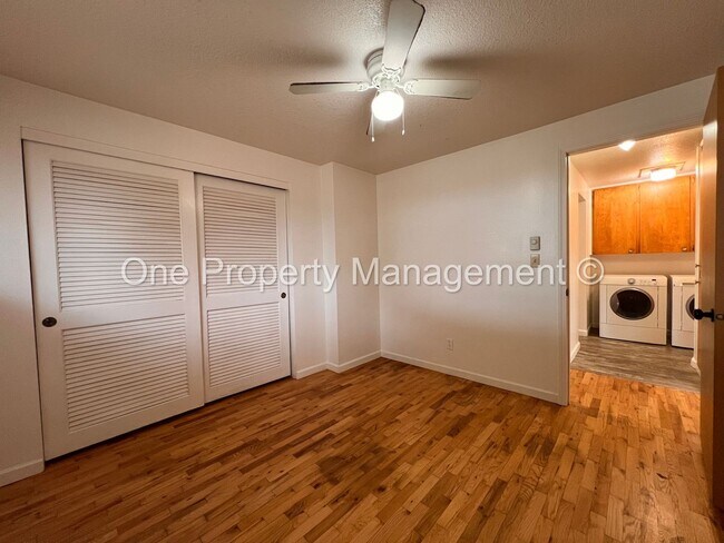 Building Photo - 121 SE 98th Ave
