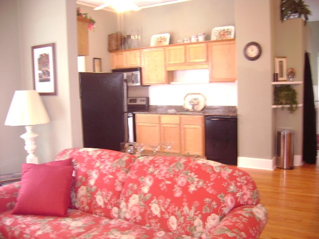 Kitchen - 705 W Healey St