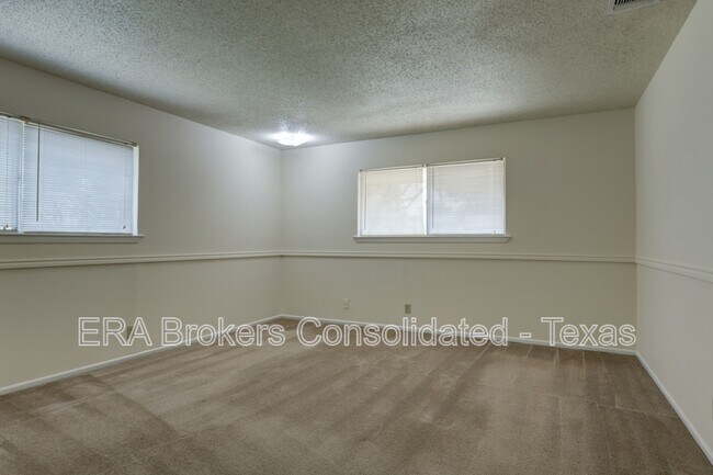 Building Photo - 641 Richfield Dr