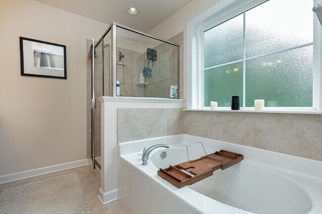 Building Photo - 2414 Pecan Ridge Way