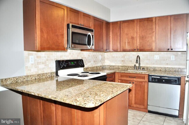 Building Photo - 6 Aspen Way