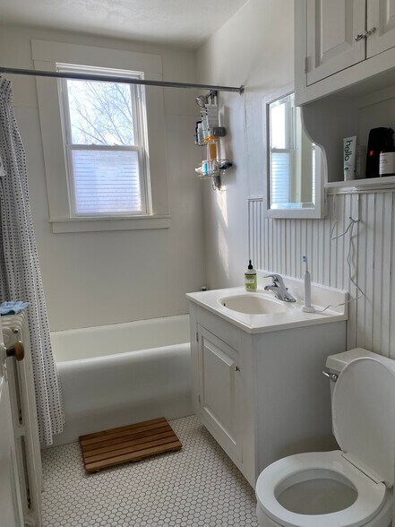 Bathroom - 20 Clark St