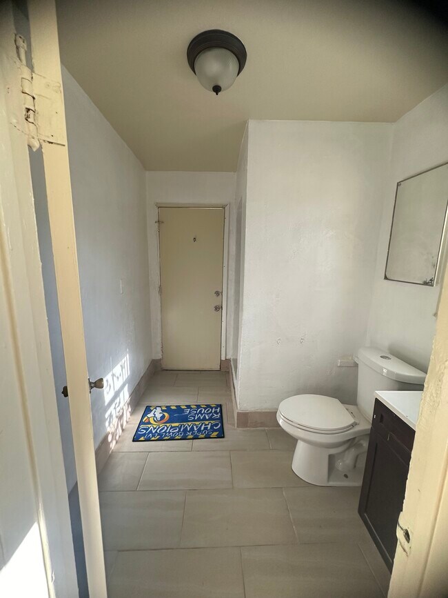 Bathroom - 5127 Clara St