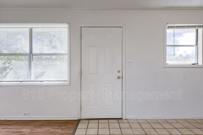 Building Photo - 6106 E 153 Terrace