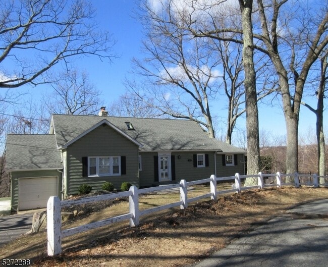 Building Photo - 416 Springbrook Trail