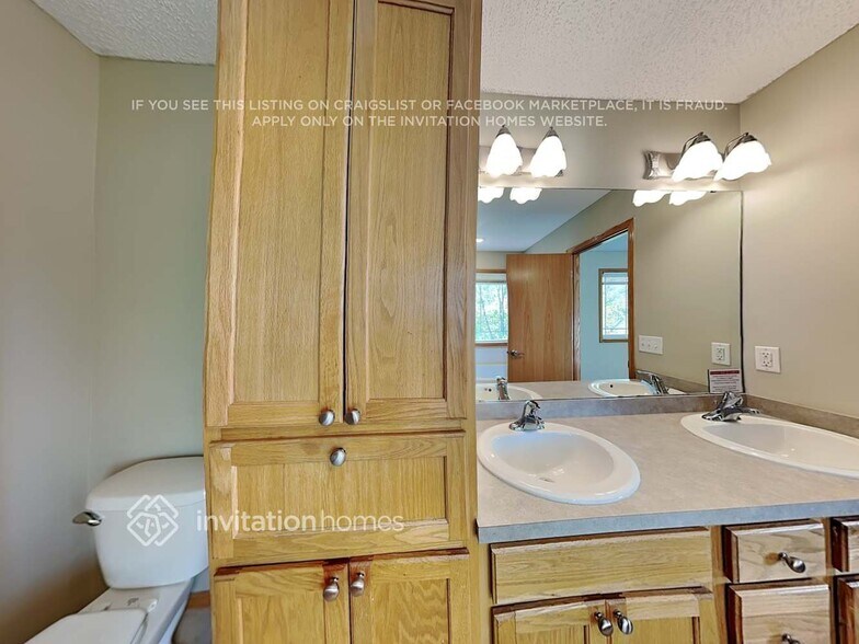 Building Photo - 828 Bridle Creek Dr