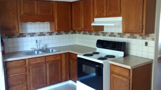 Kitchen - 5941 Rupprecht Rd