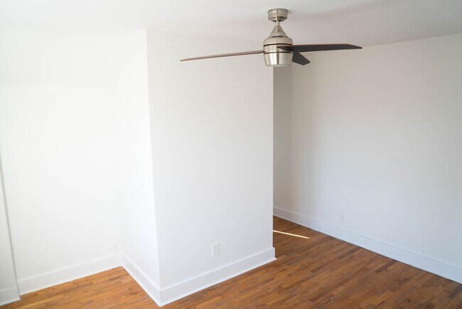 Building Photo - Lovely, Renovated Vintage 3 BR Home! Off-Street Parking, Covered Porch & Patio; Dogs Ok!