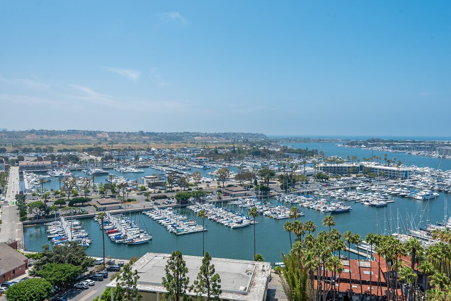 Building Photo - 13600 MARINA POINTE Dr