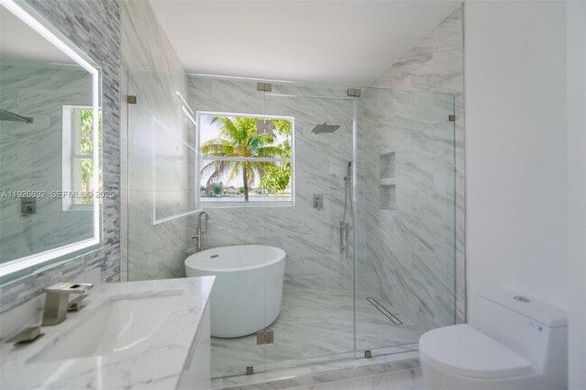 Building Photo - 5290 SW 134th Ave