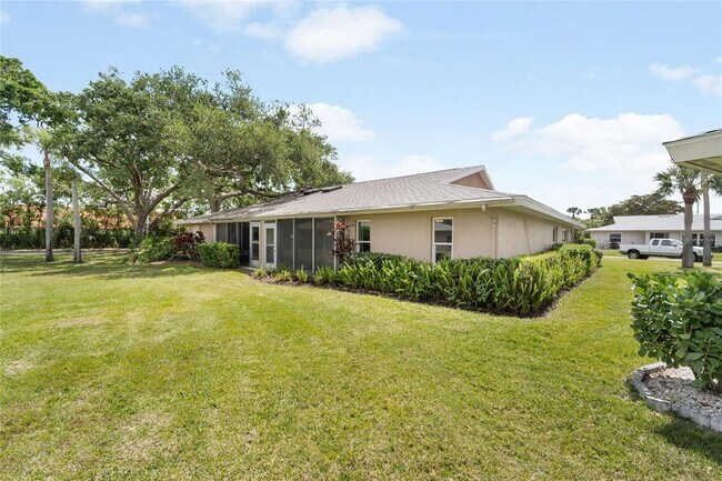 Building Photo - 5689 Evergreen Dr