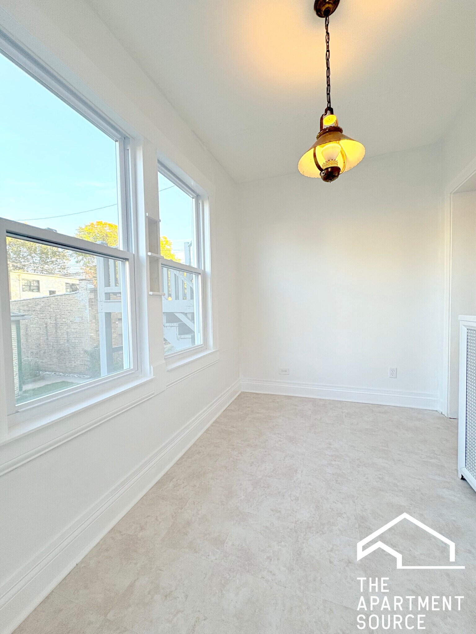 Building Photo - 5713 N Talman Ave