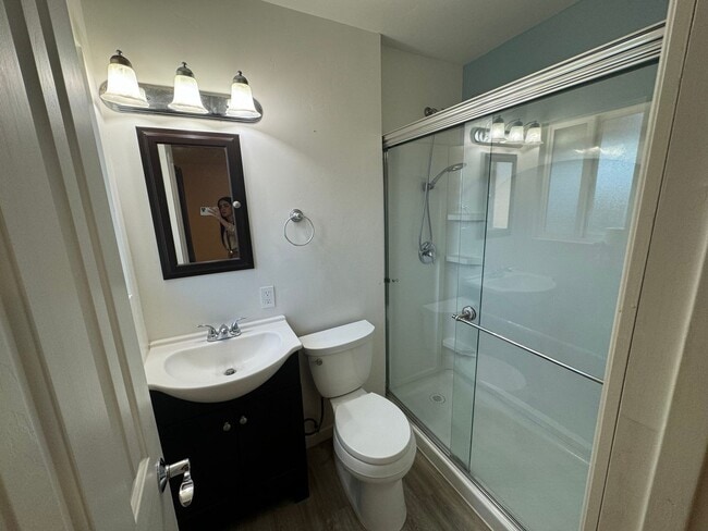 Building Photo - 3 bedroom - 2 bathroom