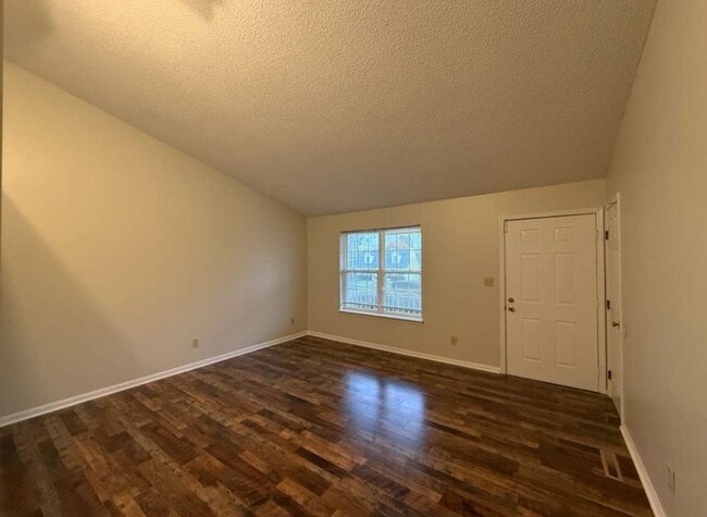 Building Photo - ***NEW Price***