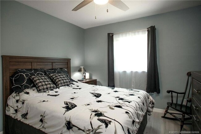 Building Photo - 3489 NE Linda Dr