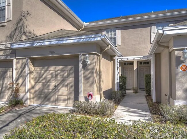 Building Photo - 9818 Fan Palm Way