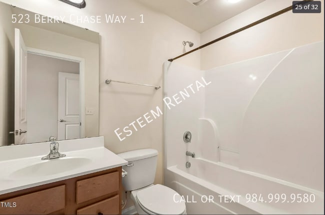 Building Photo - 523 Berry Chase Way