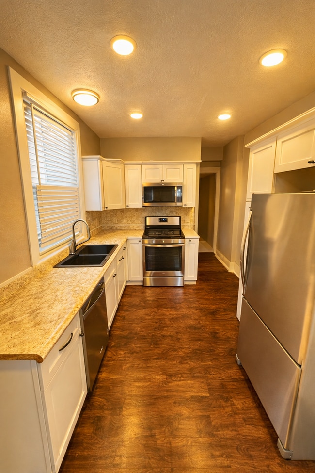 Building Photo - Mason St Duplex