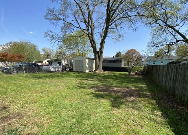 Building Photo - Quaint 2 Bedroom 1 Bathroom single family ...
