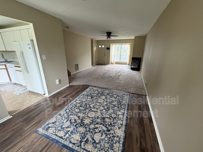 Building Photo - 3605 Pinhorn Dr