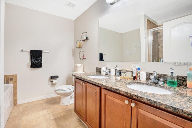 Building Photo - 5780 Dornich Dr