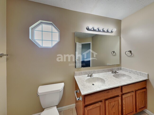 Building Photo - 529 Austrian Way