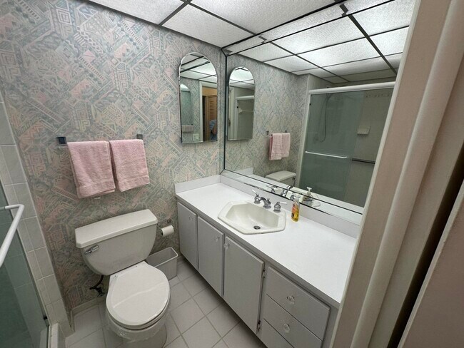 Building Photo - 145 S Ocean Ave