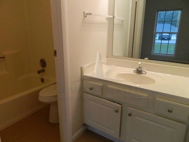 Building Photo - 541 Timber Ridge Ct