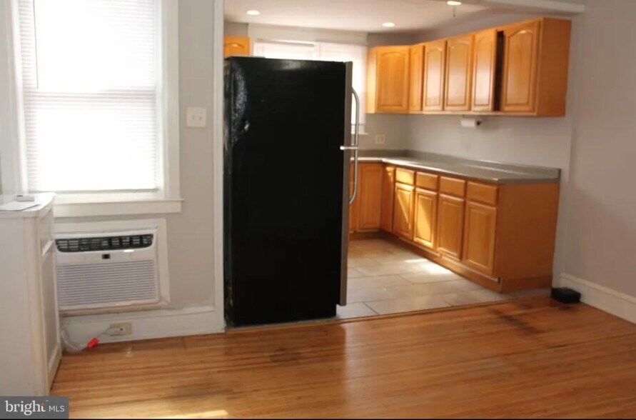 Building Photo - 3926 Howland St