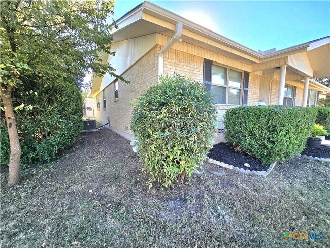 Building Photo - 1204 Amthor Ave