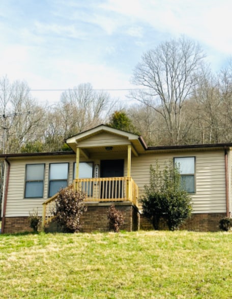 Primary Photo - 20 Lakeshore Cir