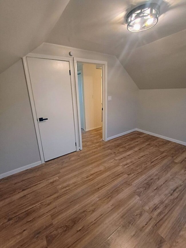 Building Photo - Single Family Home Available