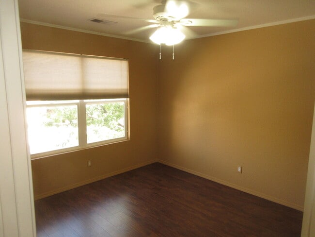 Building Photo - 7320 Desert Eagle Rd NE