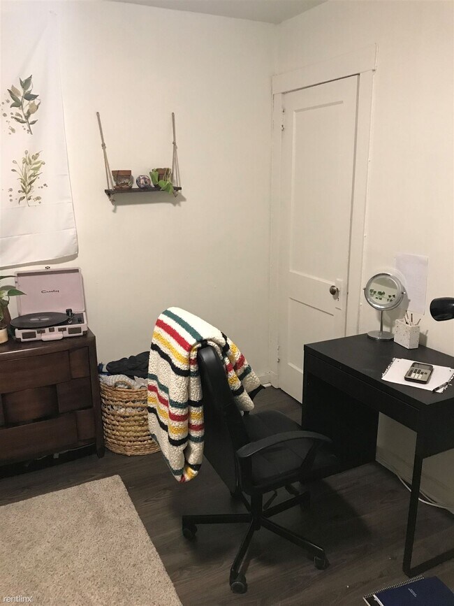 Building Photo - 3 br, 1 bath House - 200 Chesterfield Rd