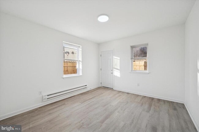 Building Photo - 3121 W Cumberland St