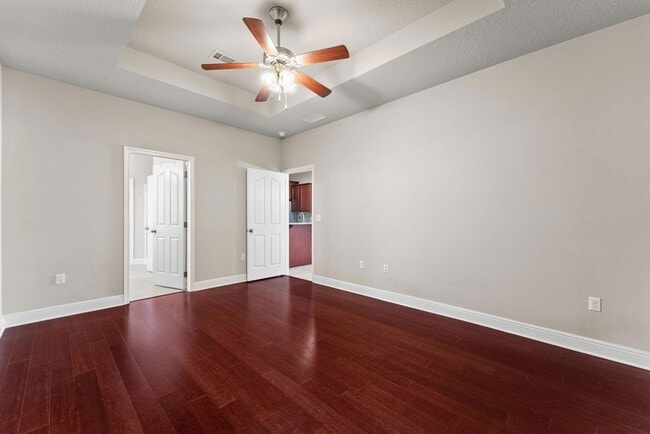 Building Photo - 554 Camellia Ct