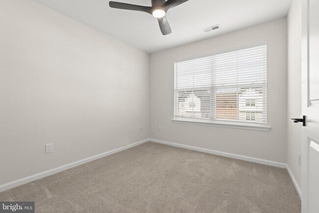 Building Photo - 69 Aviary Rd