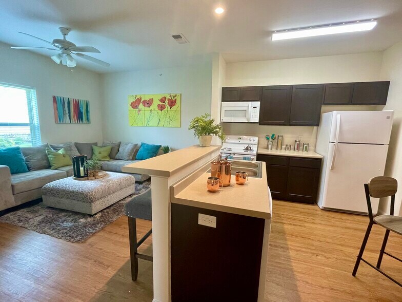 Midtown Weslaco Apartments 1501 N Border Ave Weslaco TX 78599