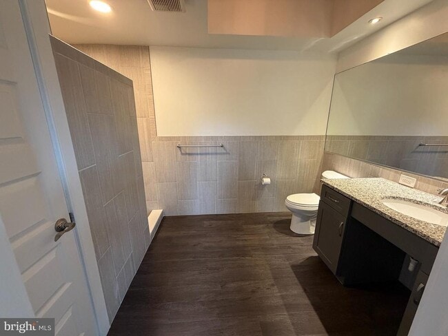 Building Photo - 820 W Market St