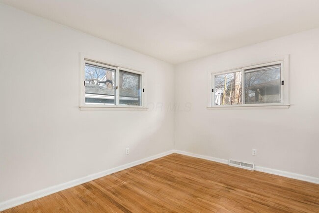 Building Photo - 4232 Eastlea Dr