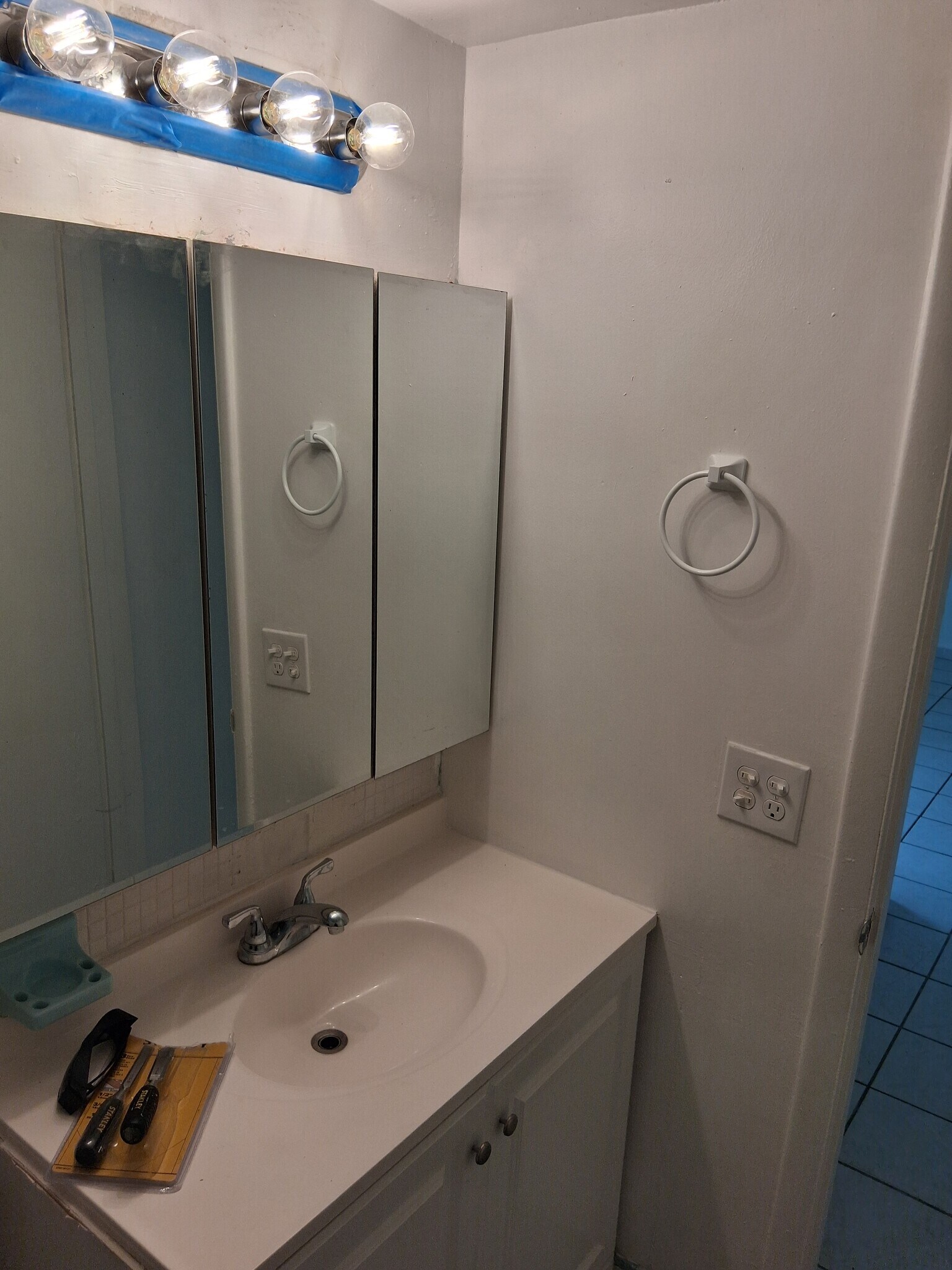 Building Photo - 1605 NE Miami Gardens Dr