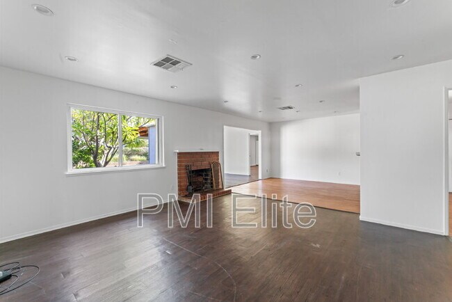 Building Photo - 12660 Lazard St
