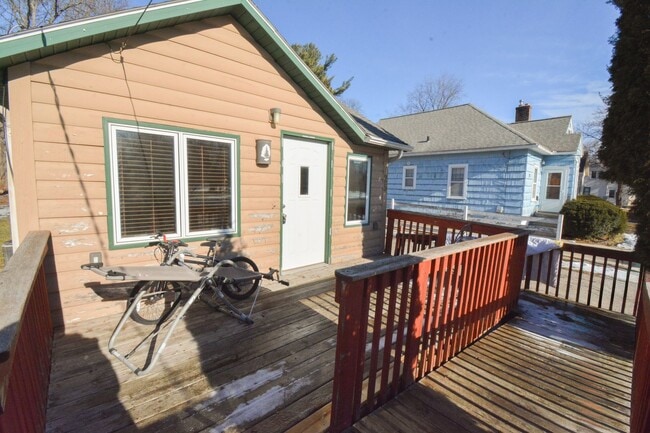 Building Photo - Rent Special!  2 Bed, 1 Bath Home Near Mayo Clinic