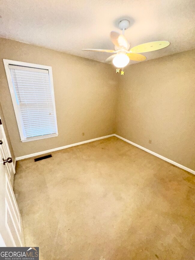 Building Photo - 216 Spring Hill Ct