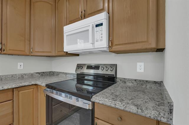 Building Photo - 439 Clover Ln