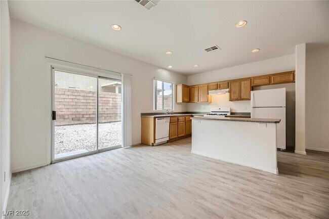 Building Photo - 4045 Oliver Sagebrush Dr
